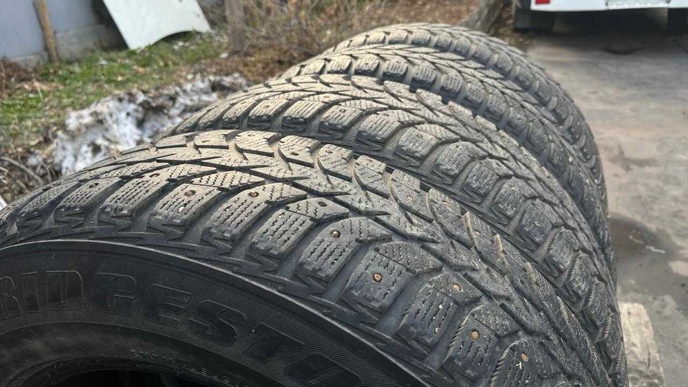 Продам зимние шины 215\70\16