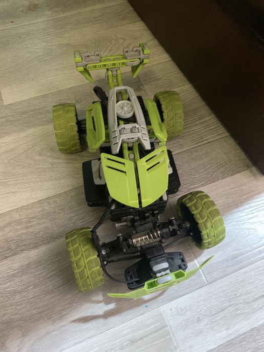 Продам машинку с пультом