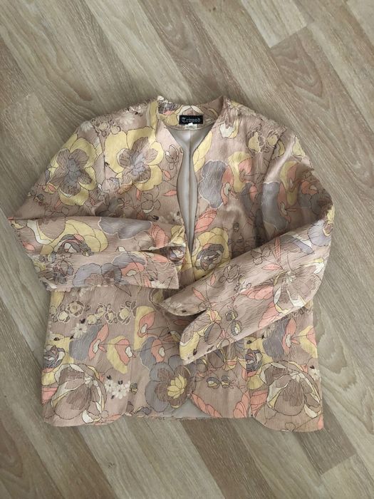 Sacou crem floral- nou- sacou femei mărime 52