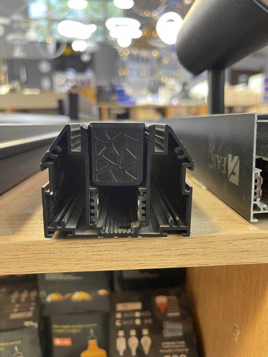 Магнитные треки под натяжной потолок по оптовым ценам в розницу