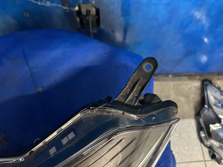 Far stanga Toyota Yaris facelift lupa 2018/2019/2020