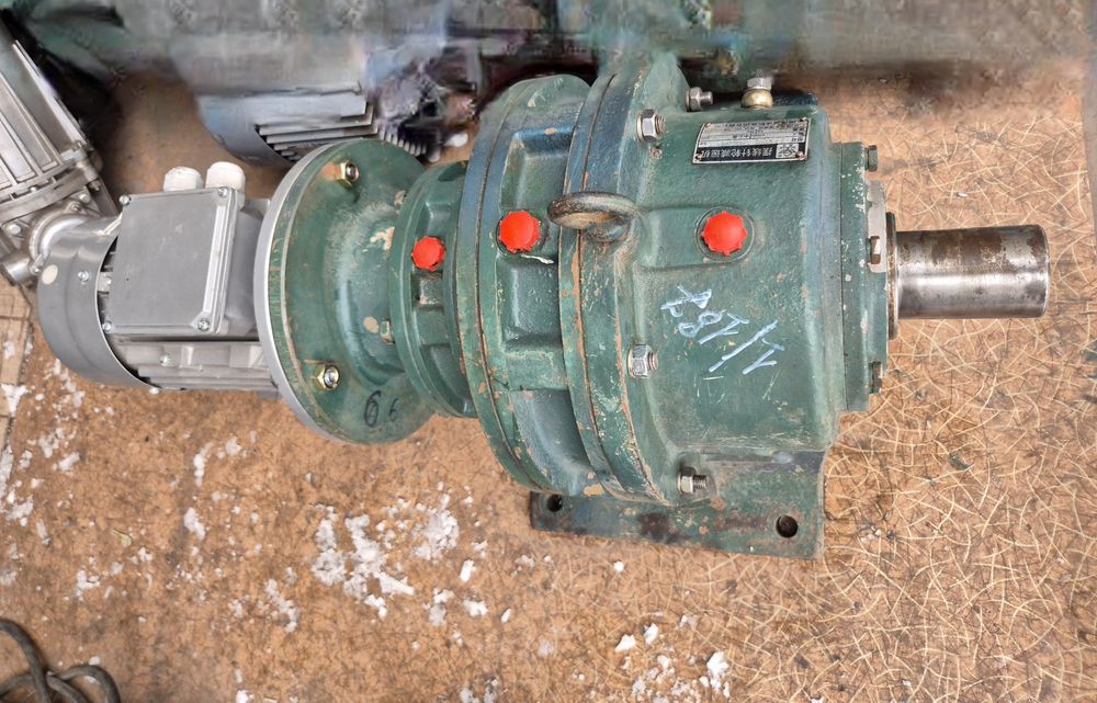 Мотор-редуктор 5 об.в мин.