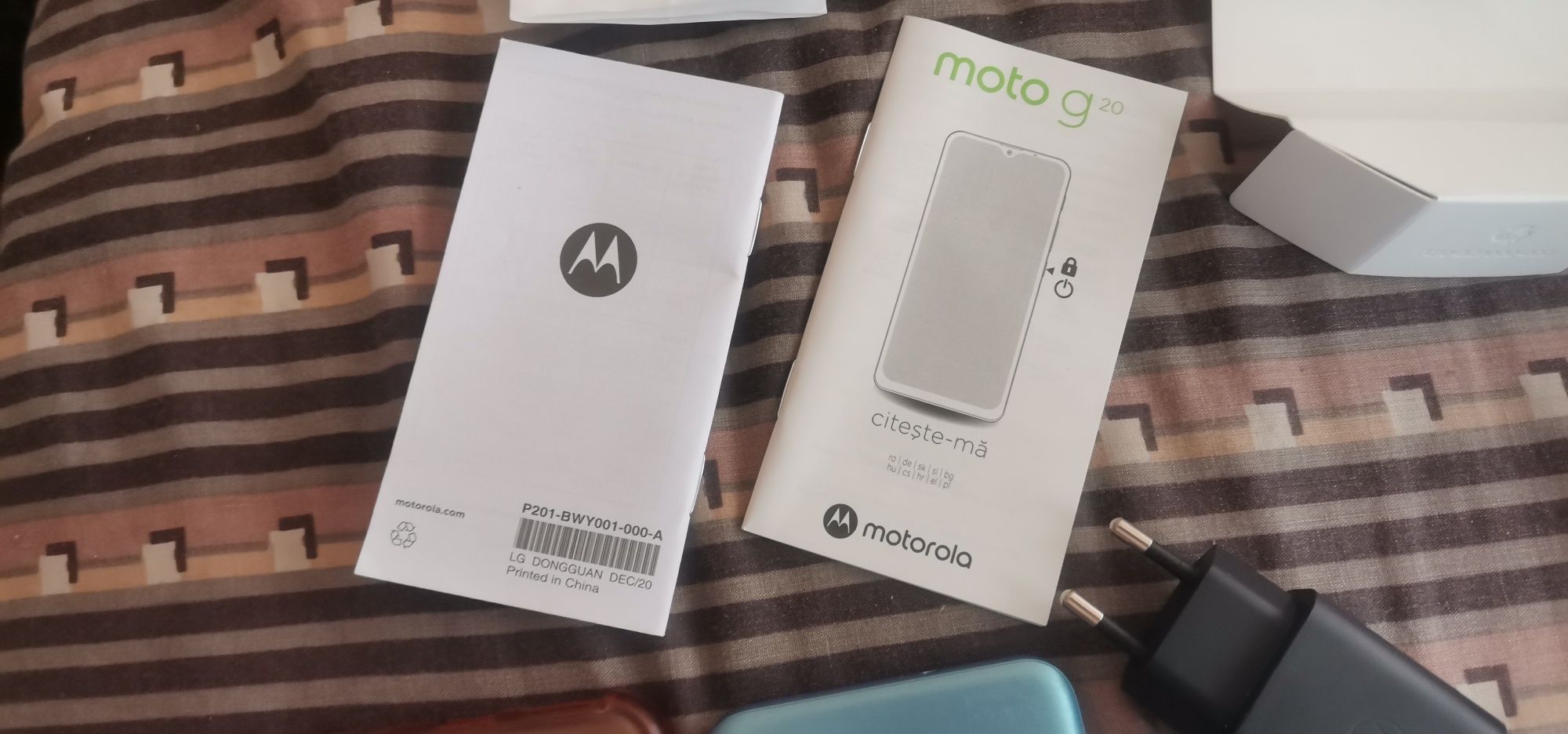 Motorola g20 още 1 година Гаранция.