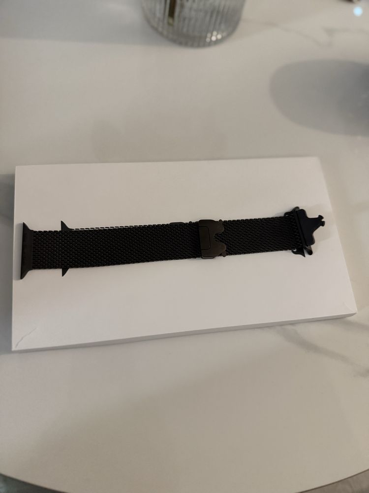 Curea pentru Apple Watch 49mm, Milanese Loop, Black Titanium - Small