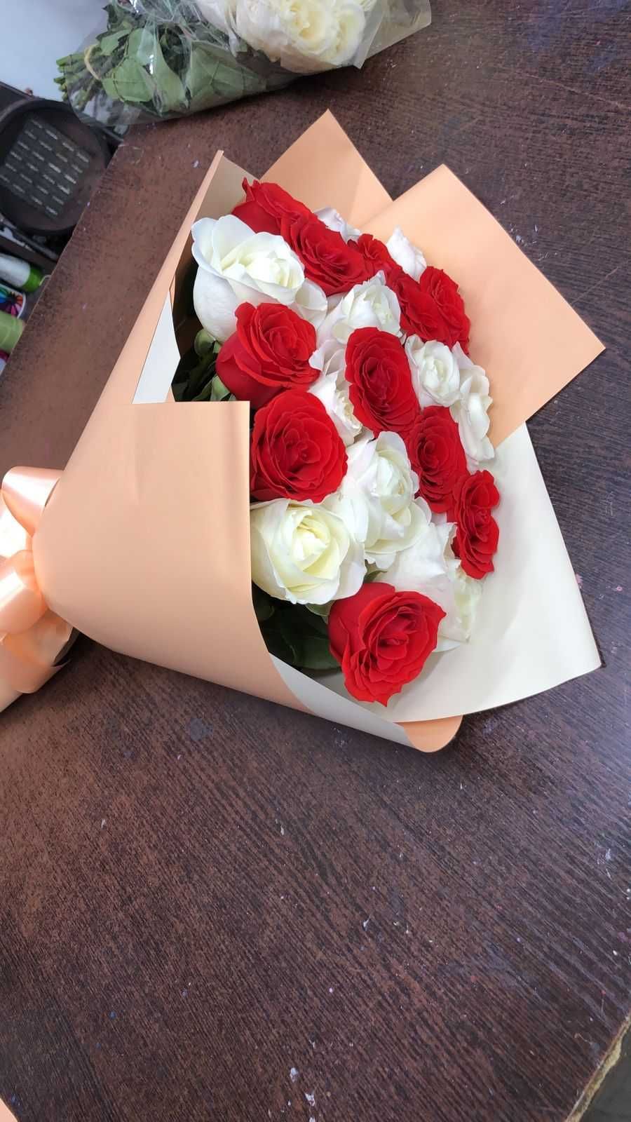 Бесплатная доставка цветы Розы Хризантемы Гипсофила Усть-Каменогорск