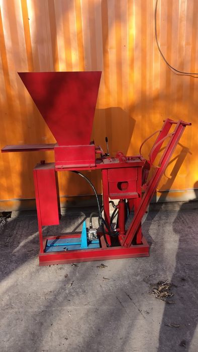 Станок для ЛЕГО кирпича