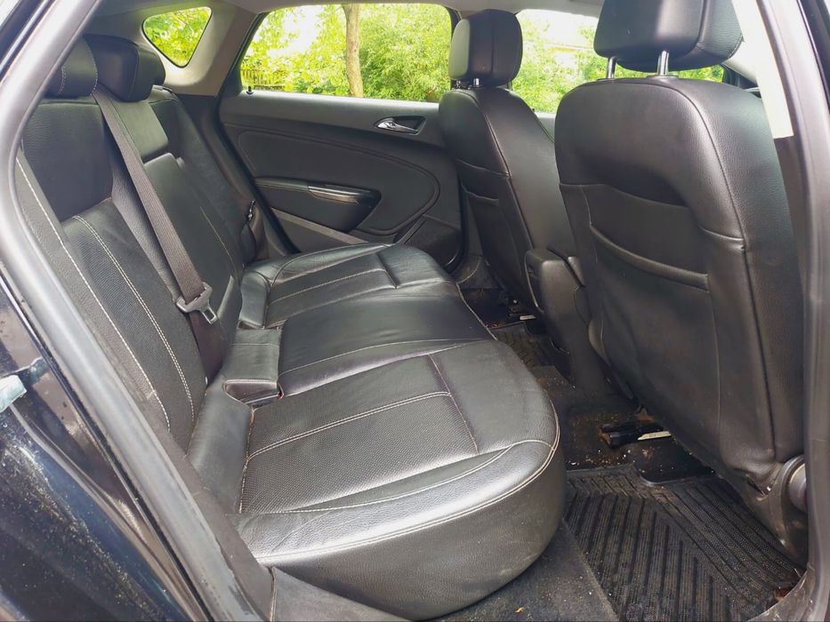 Opel Astra J .2.0 Diesel ,Automata 165CP , piele , navi , camera 2011