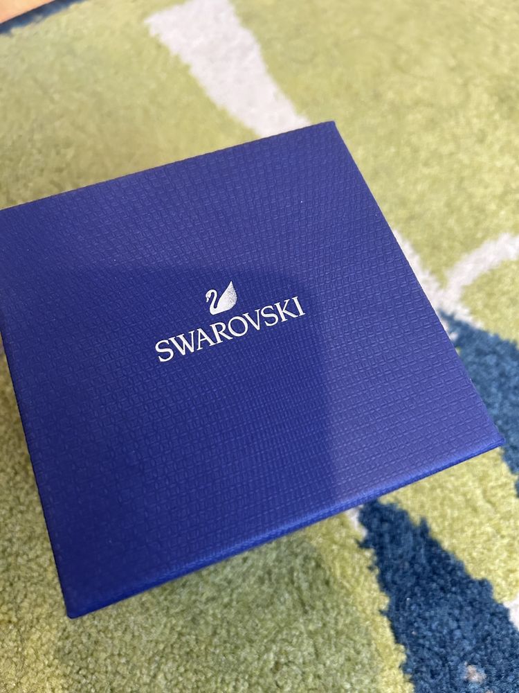 Часовник Swarovski