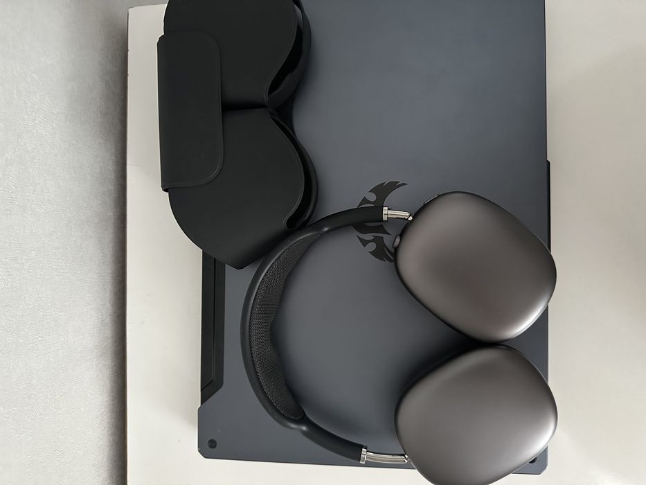 Airpods Max space gray