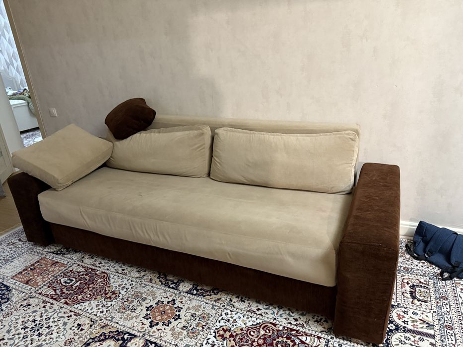 Срочно продам диван