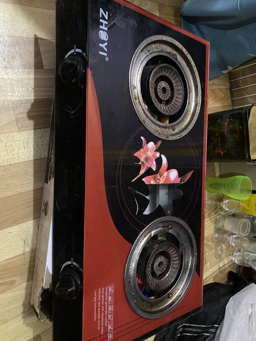 Плита газовая в хорошем состоянии