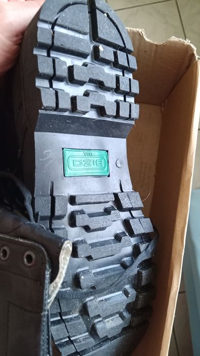 Bocanci piele cu talpa antiderapanta