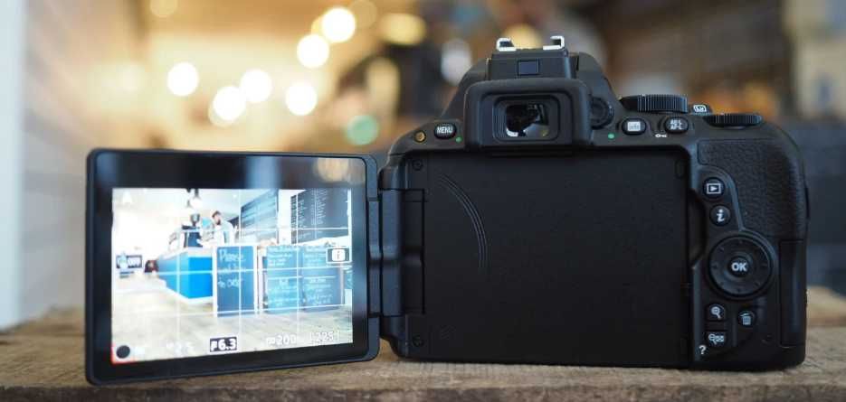 Nikon D5500, Obiectiv 18-55,Trepied Profesional, Accesorii si BONUS