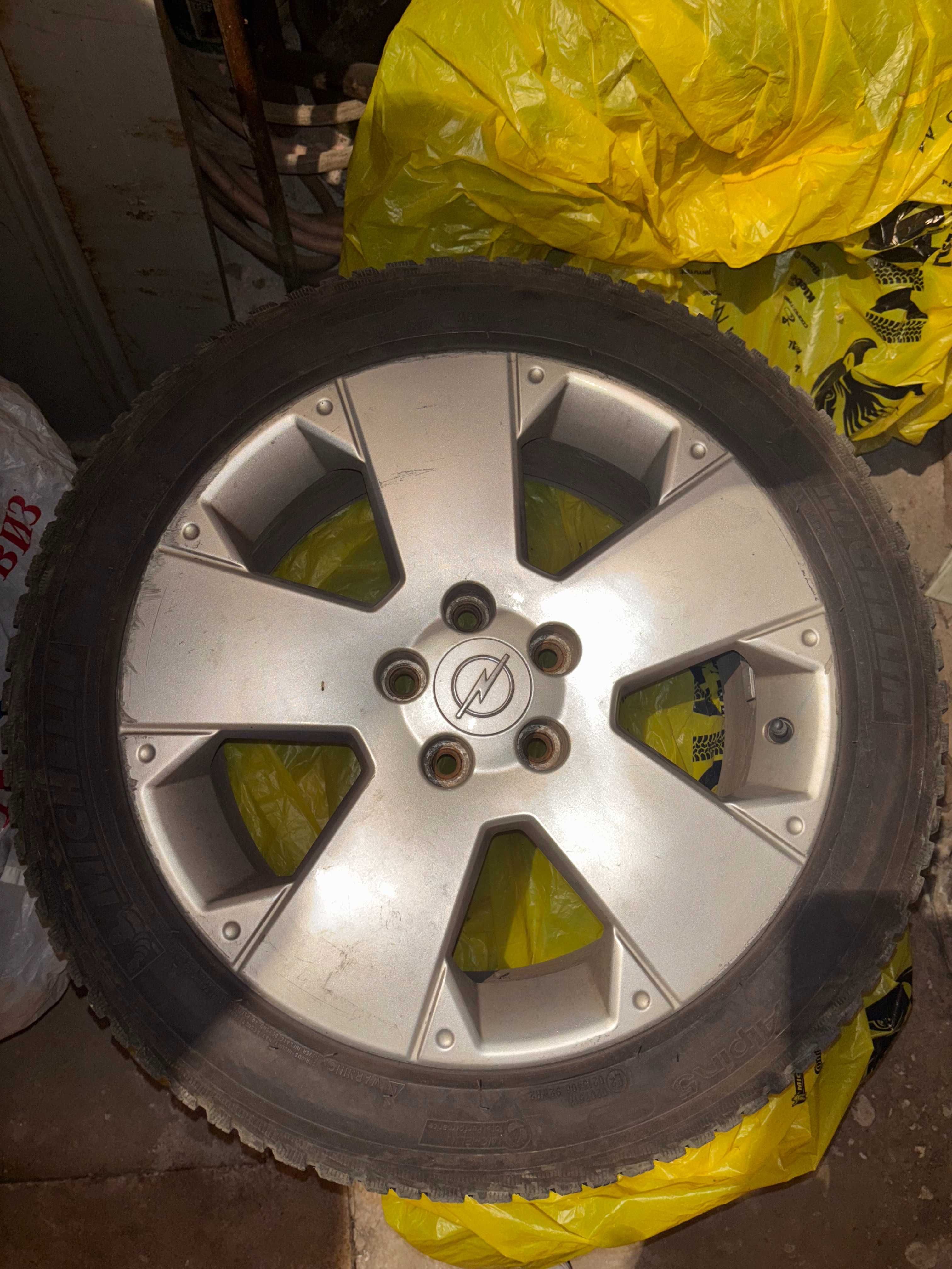 Джанти със зимни гуми Opel OPC 215/50 R17