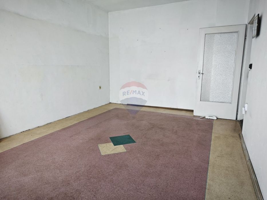 Продава се Двустаен апартамент в Варна, Автогара - 61 кв.м за 1804 €/кв.м - Снимка #2