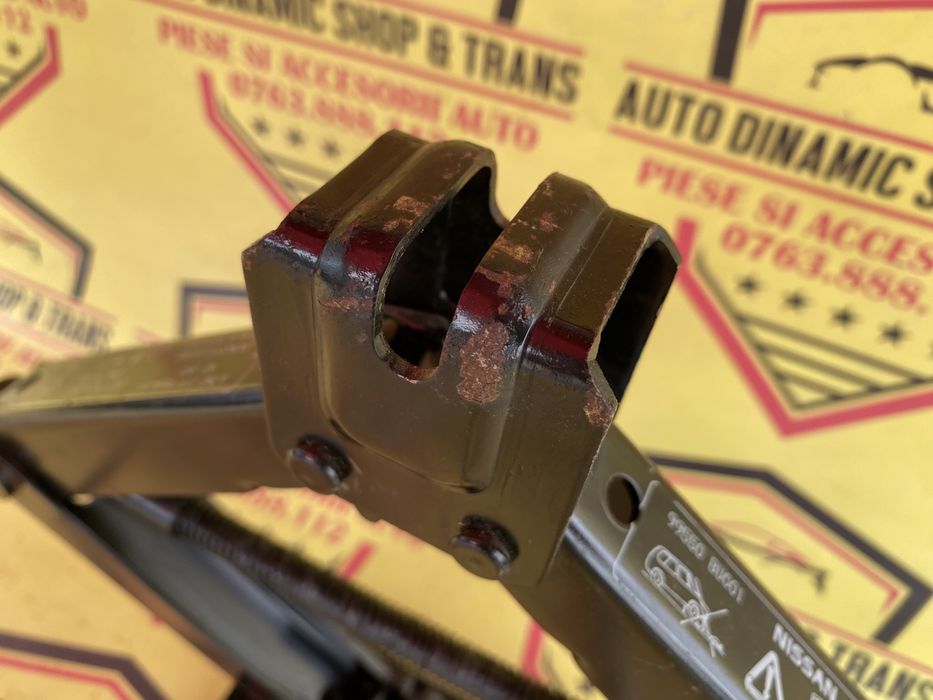 Cric auto original Nissan Almera