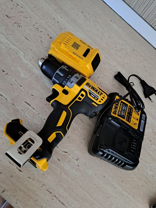 Bormasina DeWalt XR 18V Brushless + 1 sau 2acumulatori