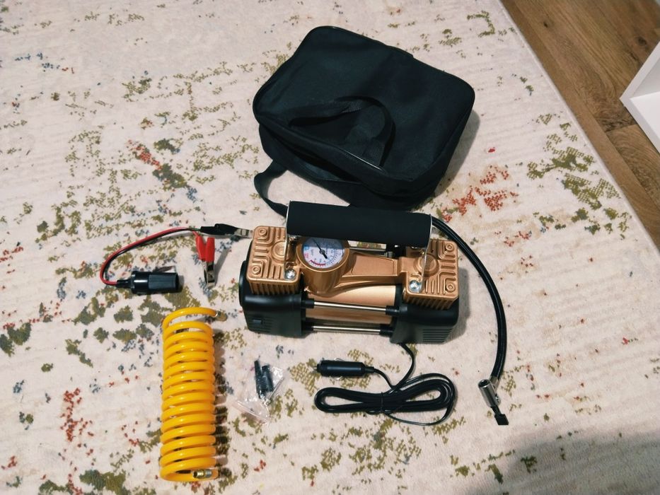 Автомобильный компрессор Новый заряжается как с прикуривателя и аккуму