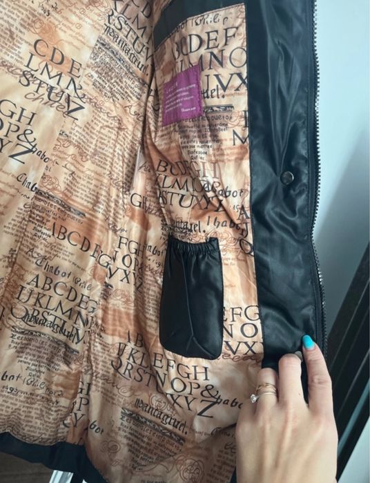 Geaca puf M, calduroasa si eleganta, gluga si cordon