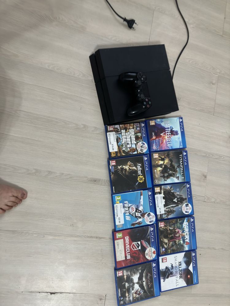 Vand ps4 cu  512 Ggb ps-ul vine cu toate jocurile din îmagine