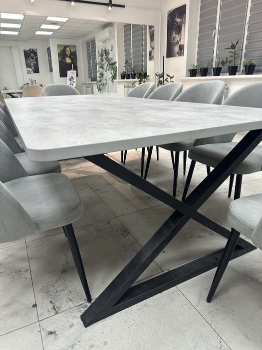 Стол со стульями