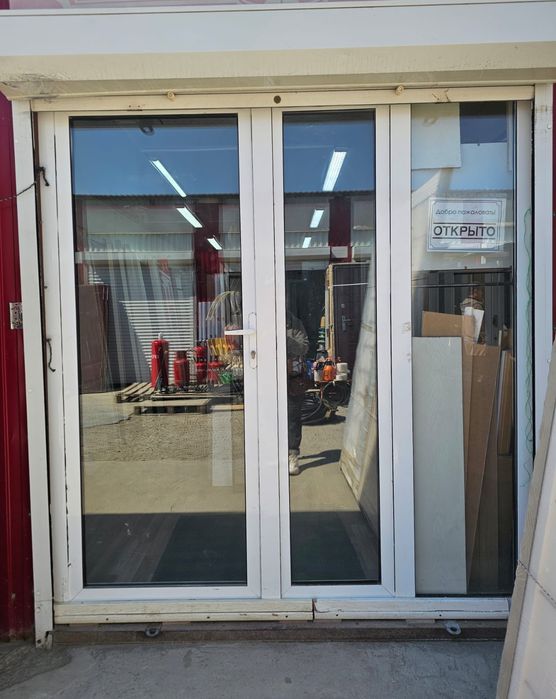 Метал пластиковая двойная дверь