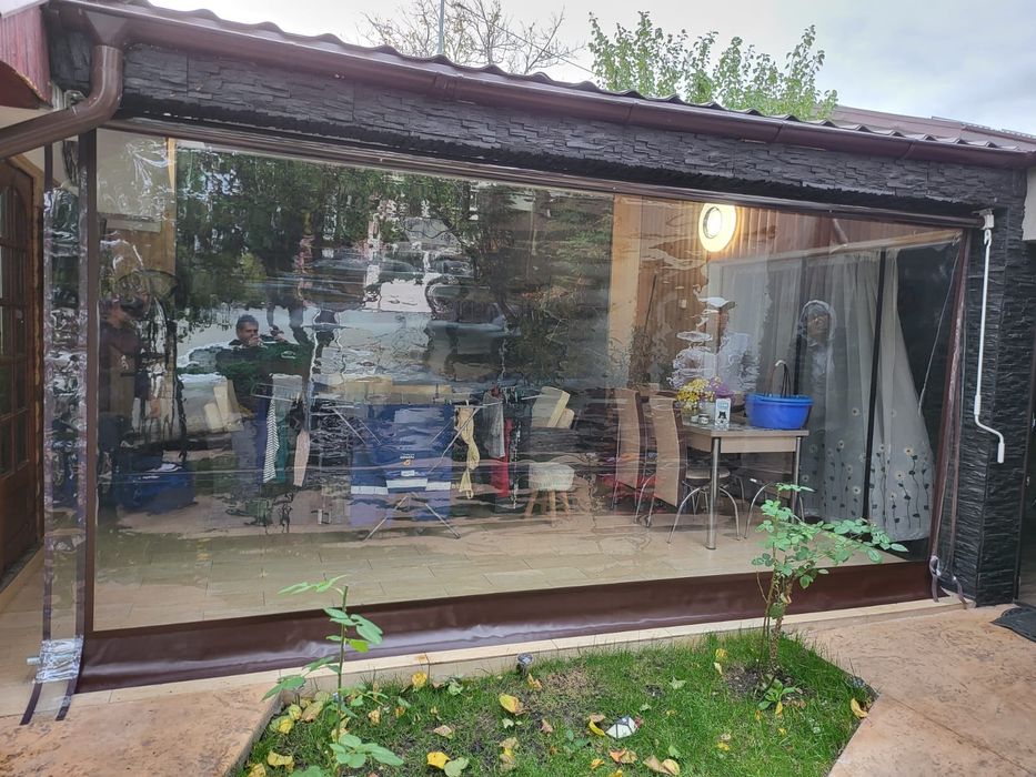 Închideri terase cu folie transparentă