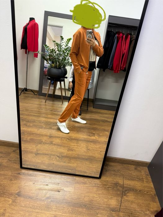 Продам спортивный костюм