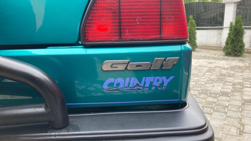Vand sau schimb Golf country 1.8 benzina 4×4 synvro