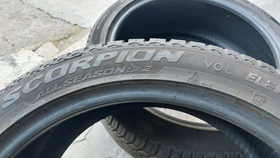 Всесезонни гуми 255/40/20 Pirelli Scorpion AllSeason 2 броя