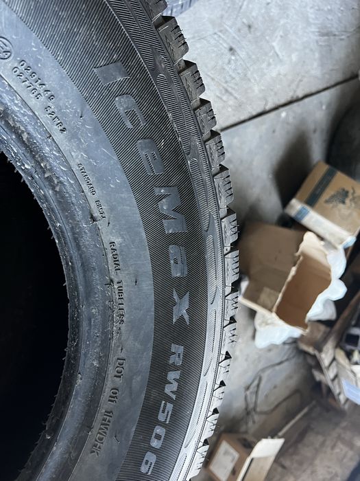 Продам зимние шины 245/70 R16