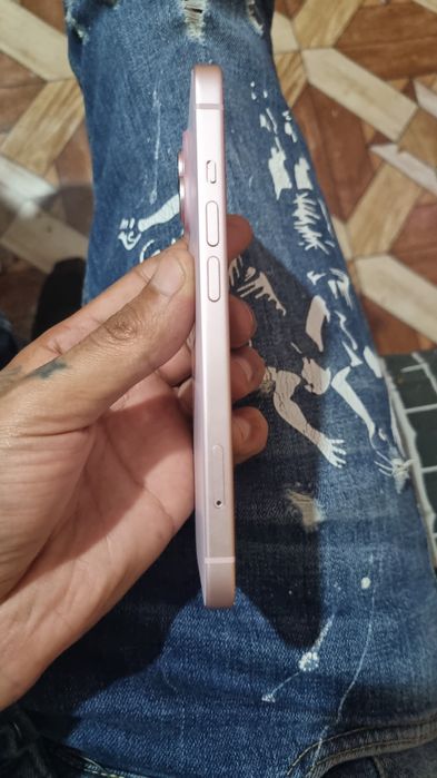 Vând iphon 15 128 gb