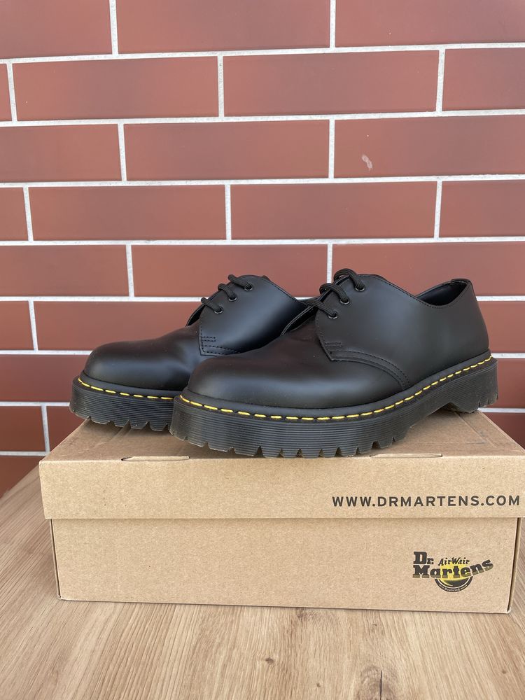 Pantofi Dr. Martens