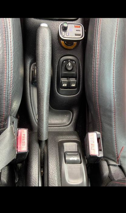 Vând Peugeot 206 CC