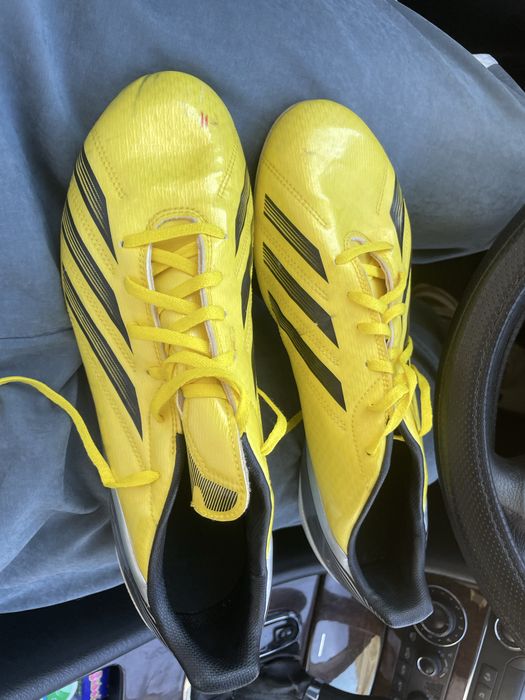 Бутонки adidas f10