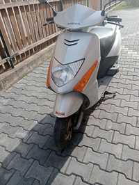 Vând scooter honda 2005