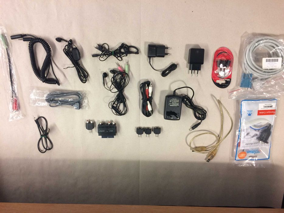 Дискове, касетки и много други джаджи в пакет