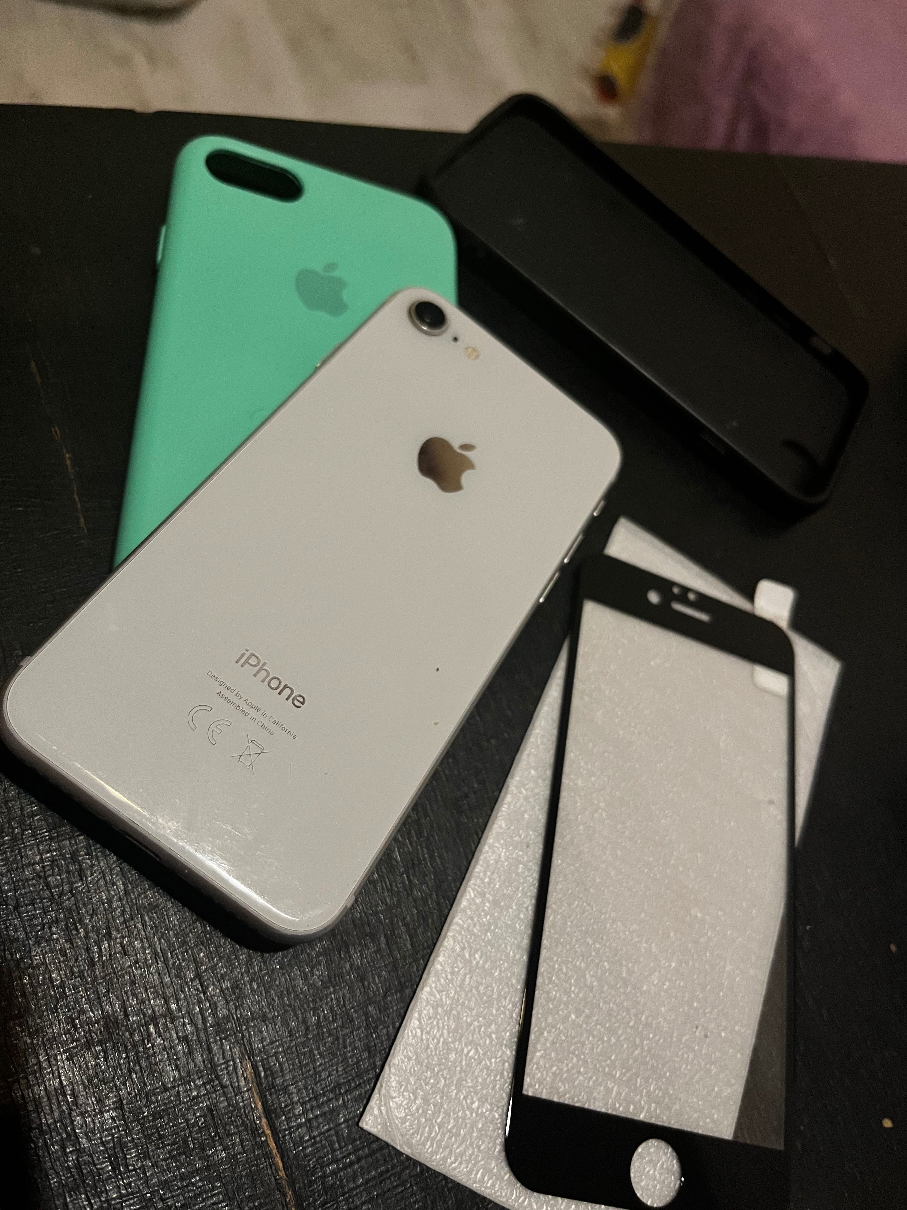 iPhone 8 Бял 64Gb НОВ