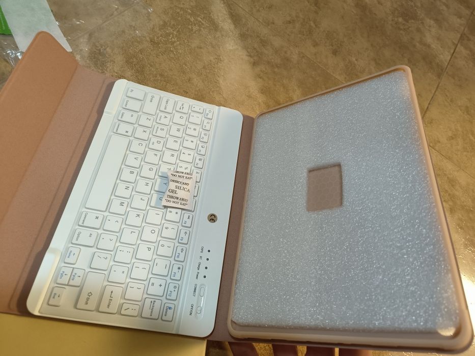 Безжична клавиатура и кейс за таблет 10 инча