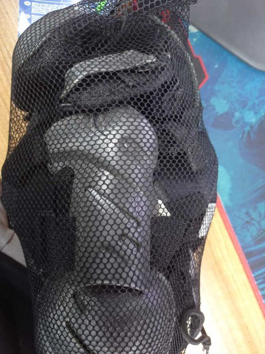 Неотваряни наколенки