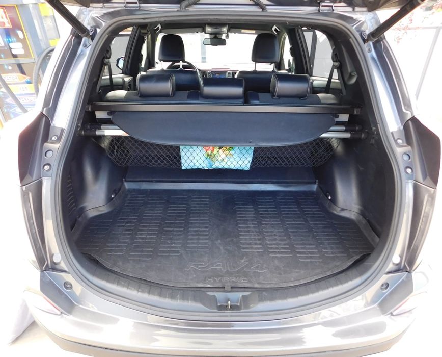 Vand sau schimb Toyota RAV4 hybrid 2017 4x4 garantie baterie piele led