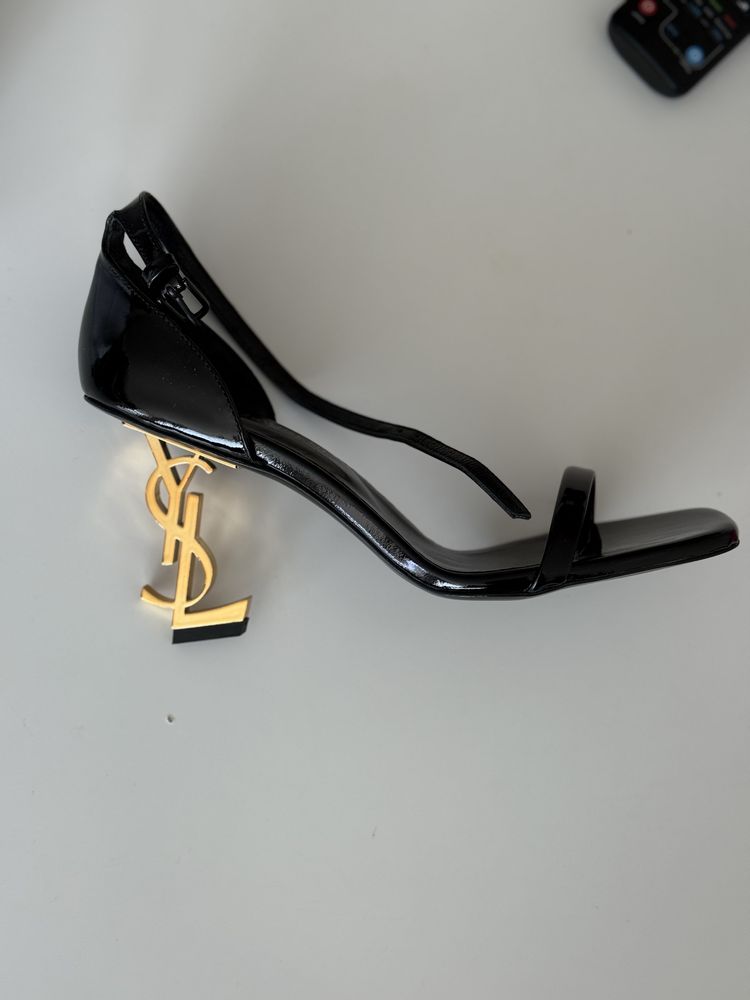 Сандали Yves Saint Laurent НОВИ 37 номер