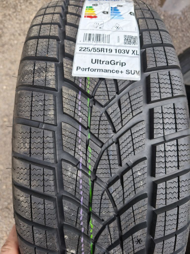 225/55/19" 4бр Good year ultra grip performance,dpt4522
