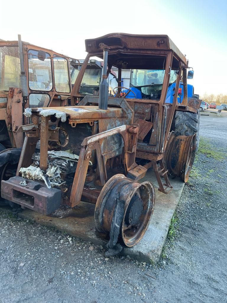 Dezmembrez tractor fiat 82 94 88 94