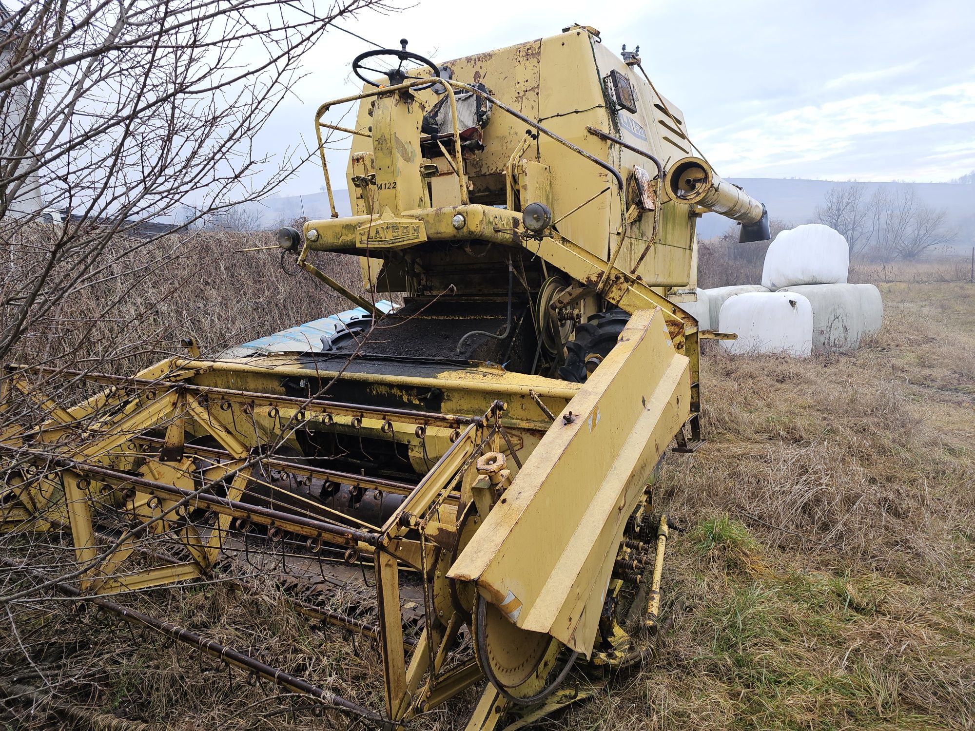 Dezmembrez new holland m122