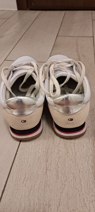 Дамски маратонки Tommy Hilfinger 37