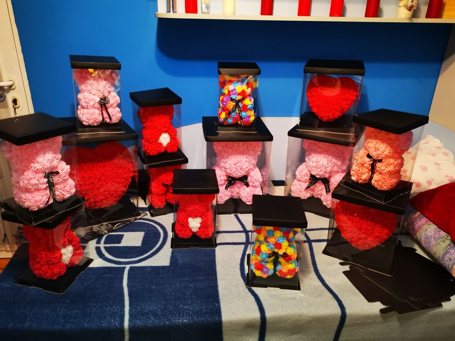 Ursuleți din trandafiri-cadouri pt persoanele dragi