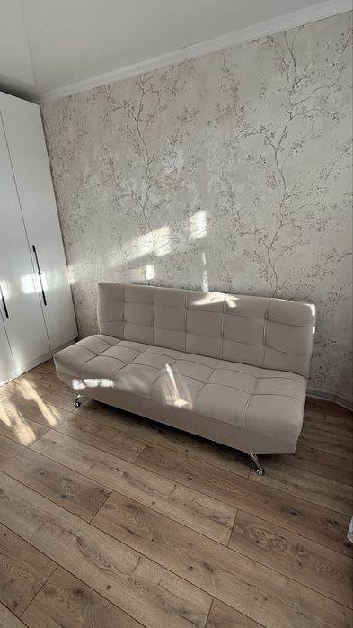 Продам диван , почти новый. Цена 80 000тг