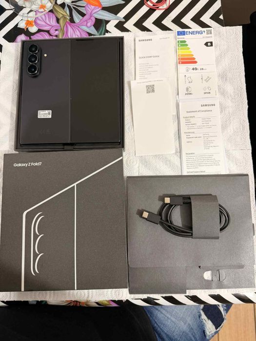 Vand samsung galaxy fold7 liber de retea
