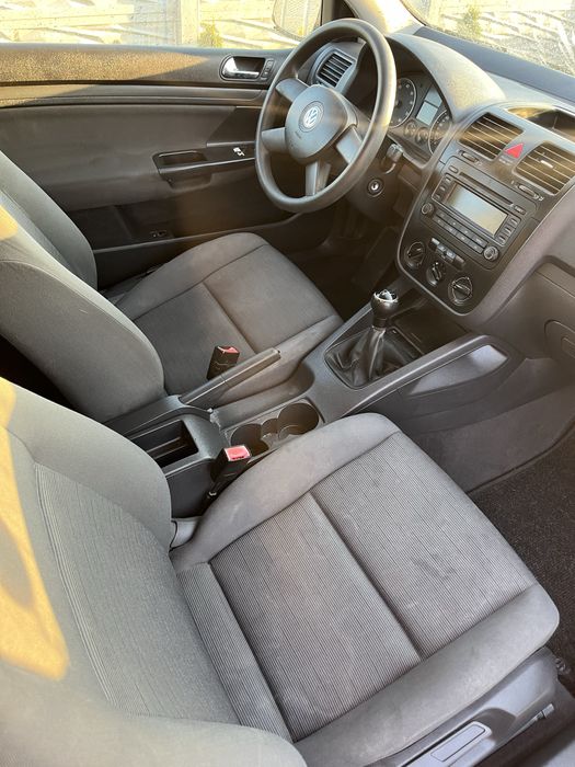 Vând wolkswagen/golf 5